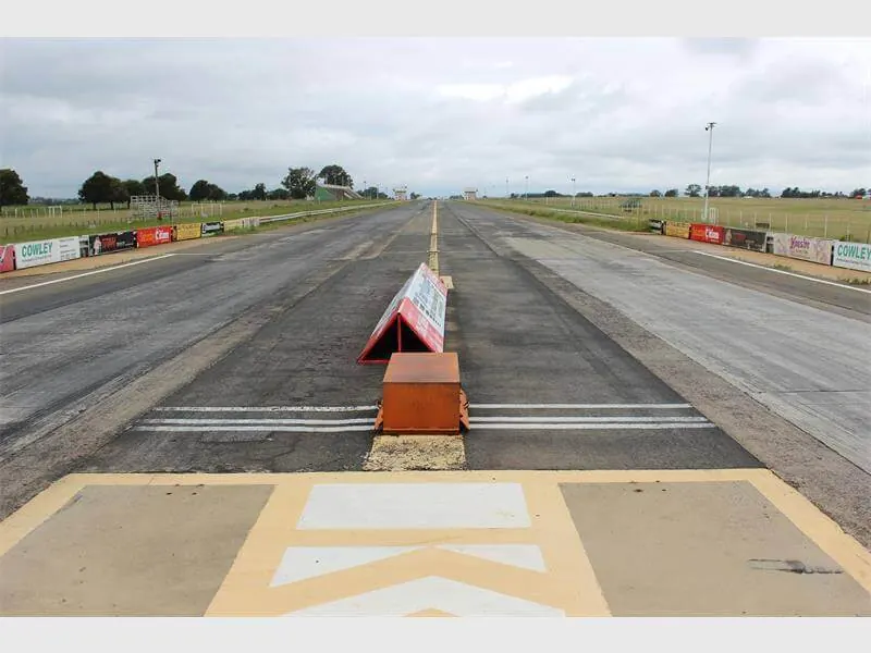 Tarlton Raceway drag strip and facilities